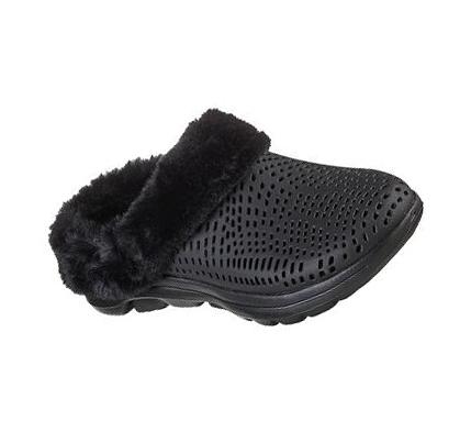 Női Skechers Foamies: GO WALK 5 - Cozy Embrace Papucs Fekete | HU6451P