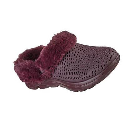 Női Skechers Foamies: GO WALK 5 - Cozy Embrace Papucs Bordó | HU64530