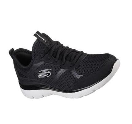 Női Skechers Summits - Free Classics Edzőcipő Fekete | HU7748A